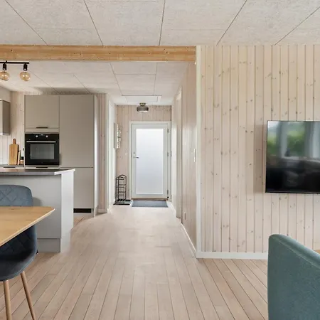 Renoverat Strandhus Med Unikt Läge Abjerg