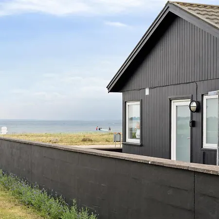 Semesterbostad Renoverat Strandhus Med Unikt Läge