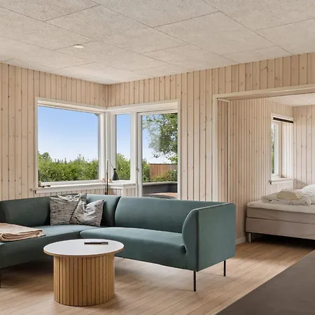 Semesterbostad Renoverat Strandhus Med Unikt Läge Abjerg