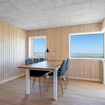 Semesterbostad Renoverat Strandhus Med Unikt Läge Abjerg