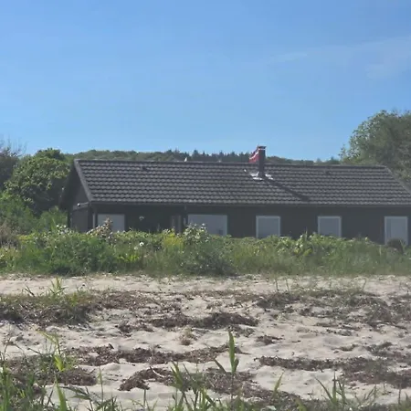 Semesterbostad Renoverat Strandhus Med Unikt Läge