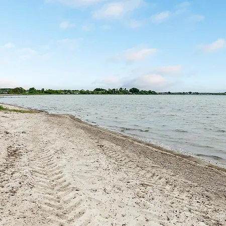 Renoverat Strandhus Med Unikt Läge Semesterbostad Abjerg